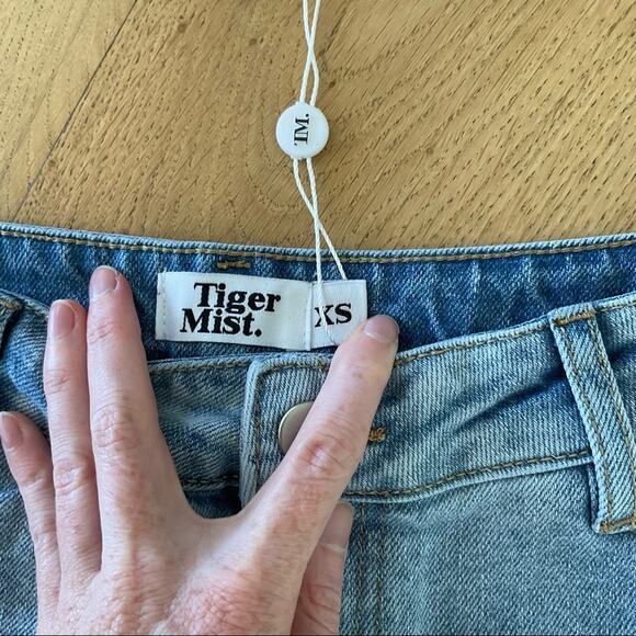 Tiger Mist - Tammie Jeans in Light Blue - Picture 3 of 7